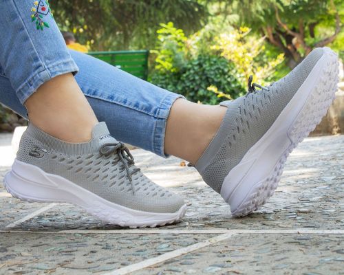 اسکیچرز شیشه ای