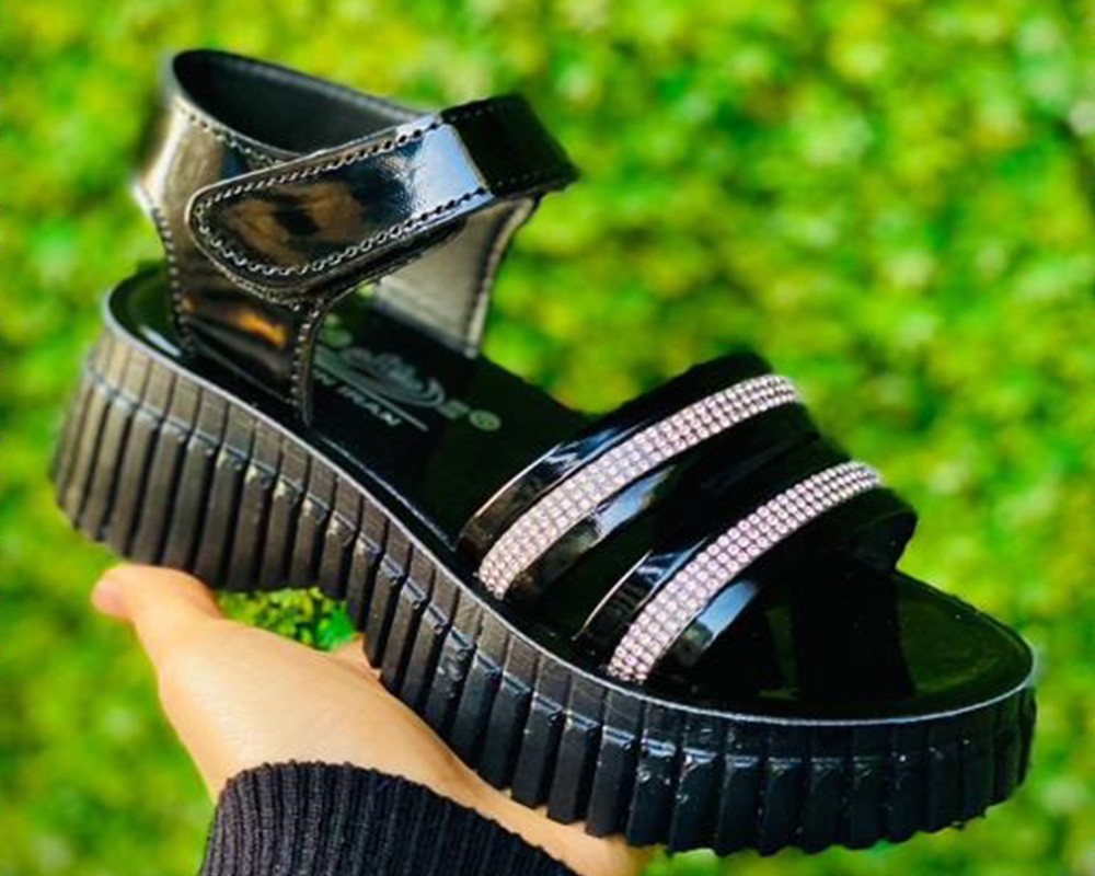  نیلوفر دخترانه 