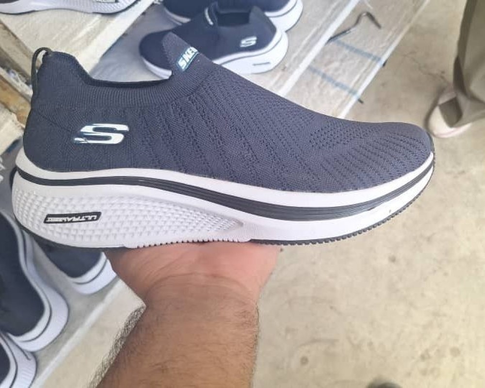  اسکیچرز 