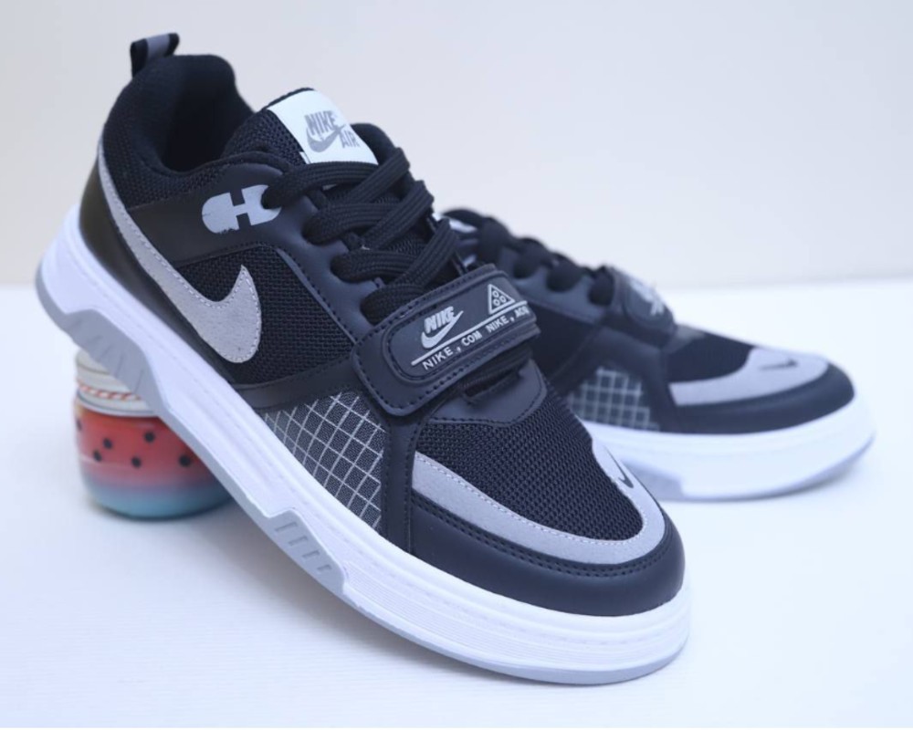  نایک مردانه و بزرگپا 