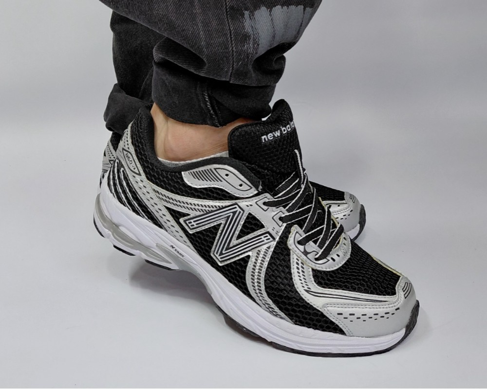  New Balance 860v2 