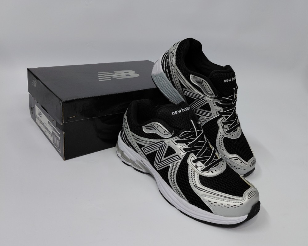  New Balance 860v2 