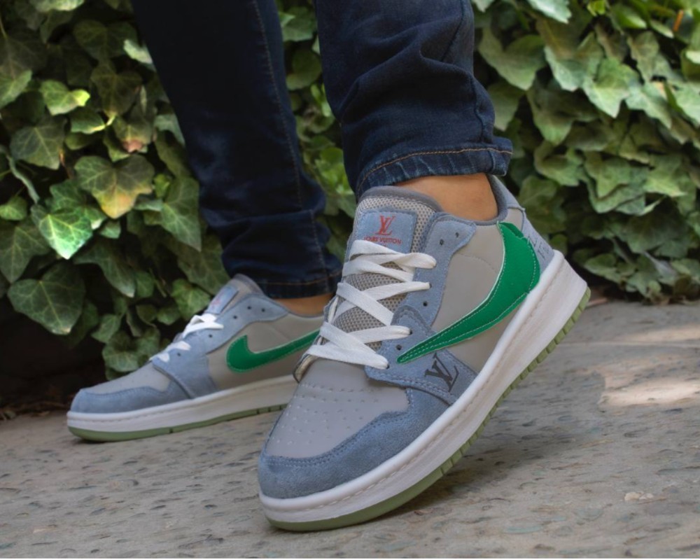  نایک تراویس 