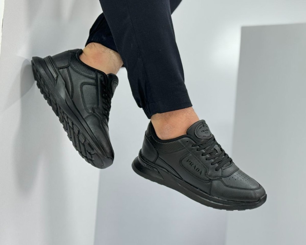 پرادا مردانه و بزرگ پا   پرادا مردانه و بزرگ پا