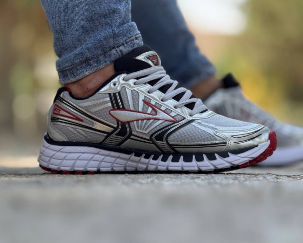  بروکس GTS14 