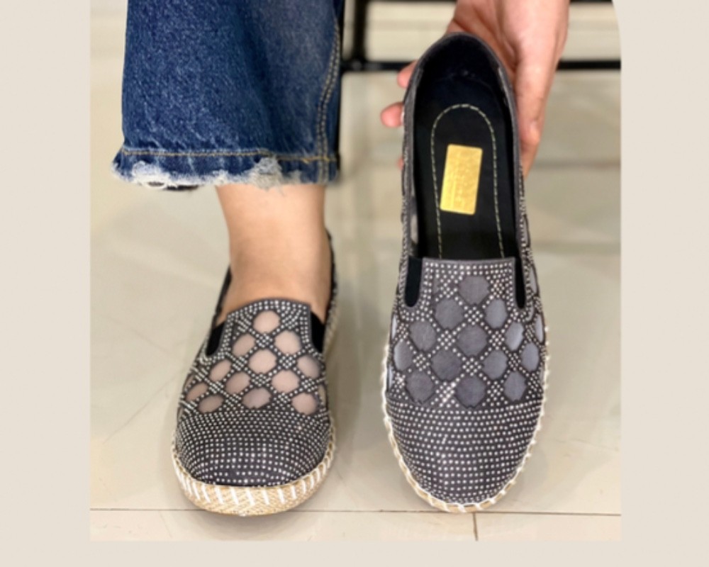  کفش راحتی نگینی تخت 