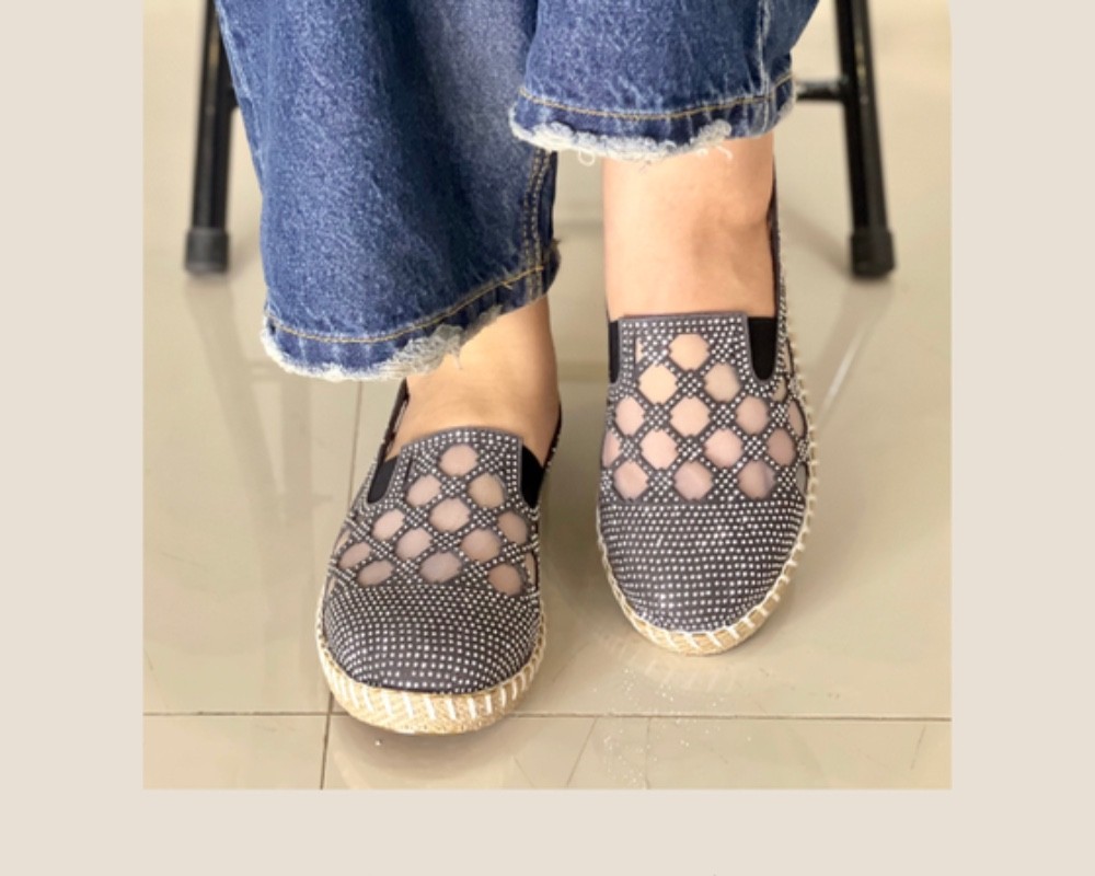  کفش راحتی نگینی تخت 