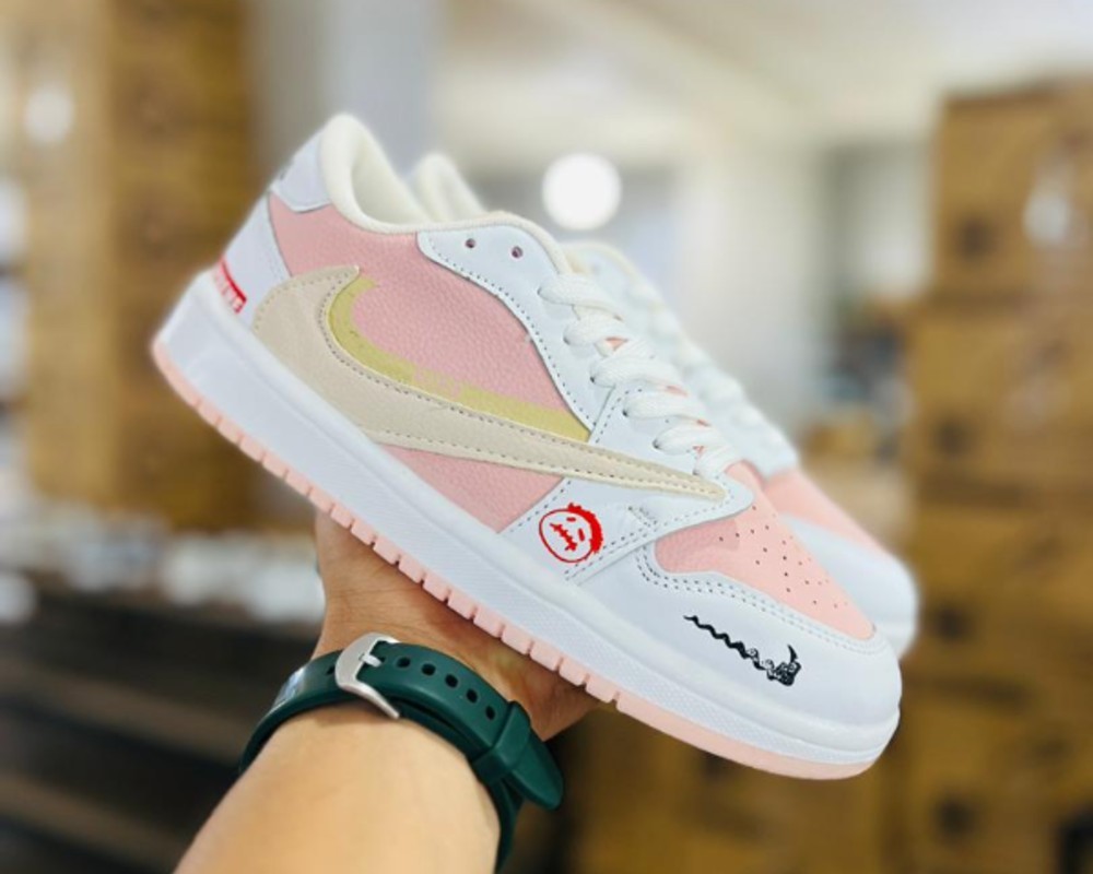 نایک ترویس رویه توکیو   نایک ترویس رویه توکیو