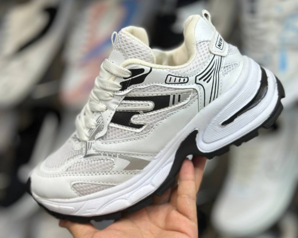 نیوبالانس   نیوبالانس