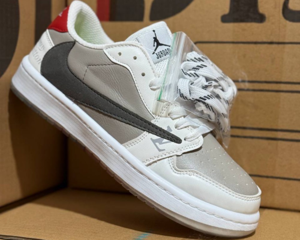  نایک تراویس 