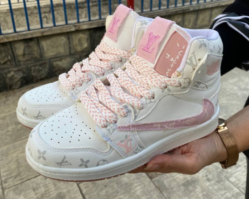  نایک ترویس LV ساقدار 