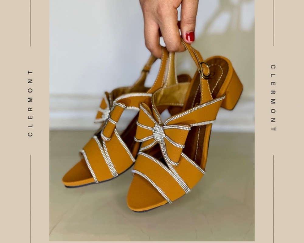  مجلسی نگینی 