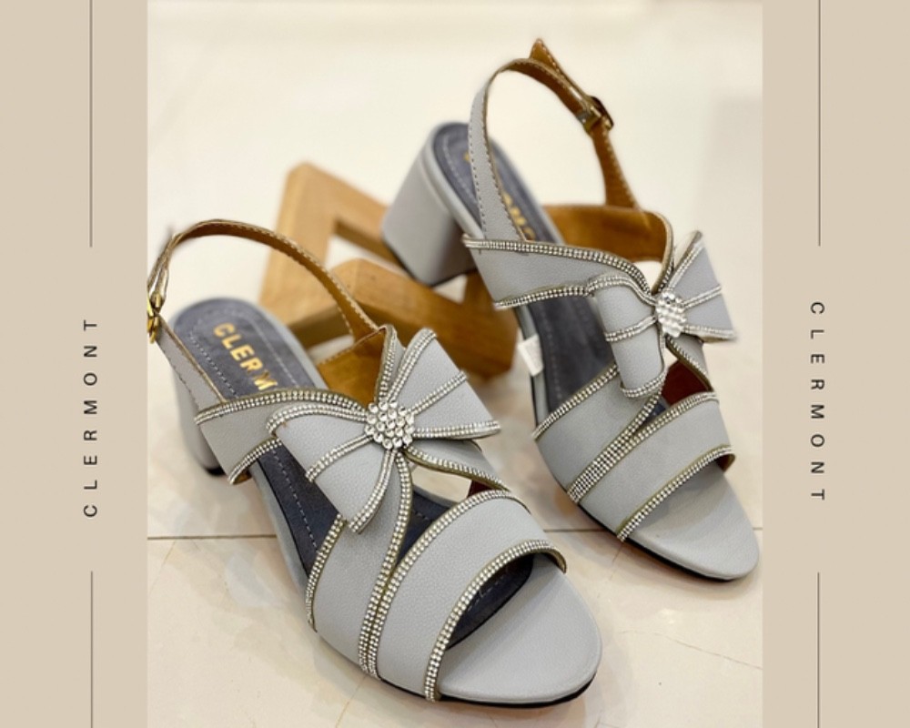  مجلسی نگینی 