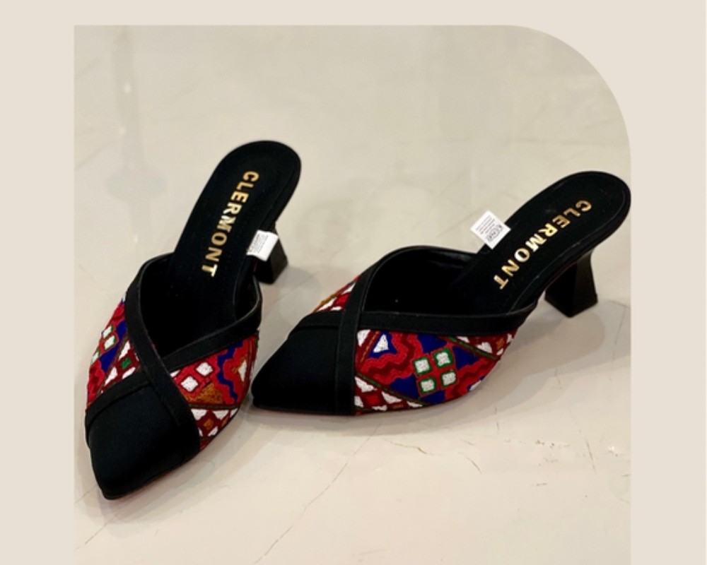  مجلسی سوزن‌دوزی 