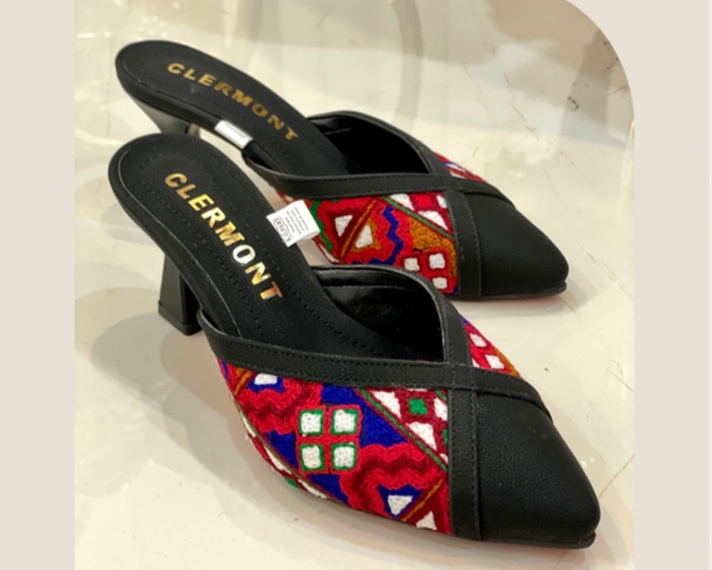  مجلسی سوزن‌دوزی 