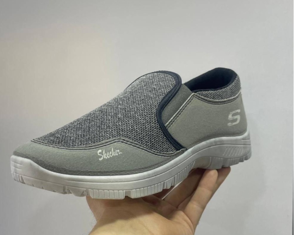  اسکیچرز پلاس 