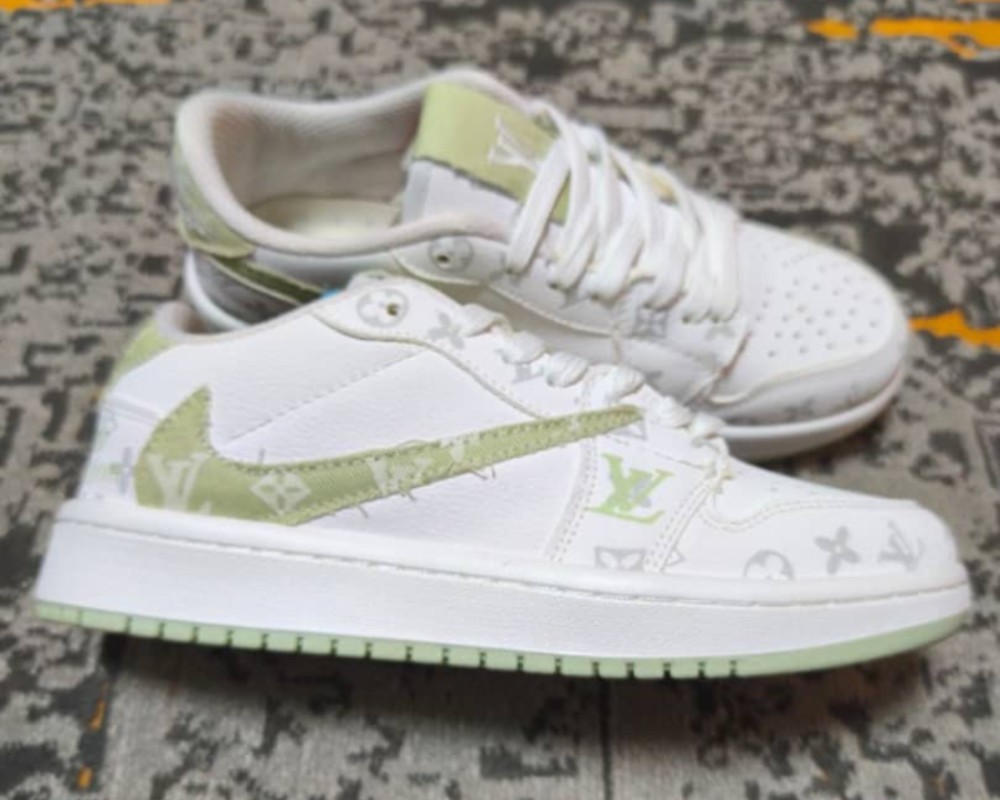  نایک تراویس LV 