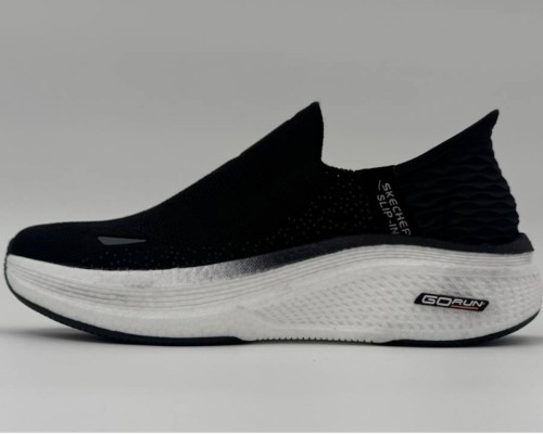  کفش تو‌پای مدل GoRun 