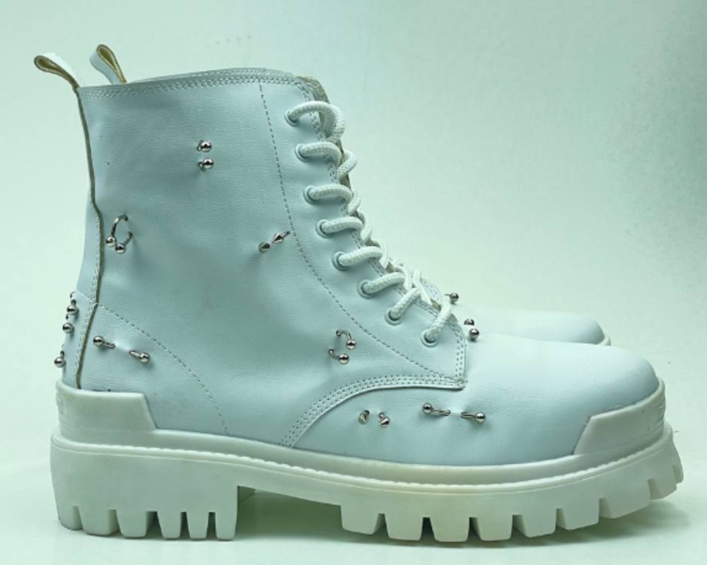 بوت بالنسیاگاپیرسینگ دار balenciaga boots 