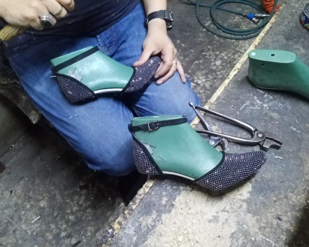  عروسکی تمام نگین 
