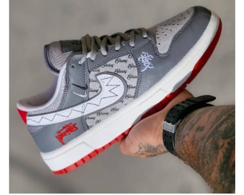 Nike sb dunk stusy