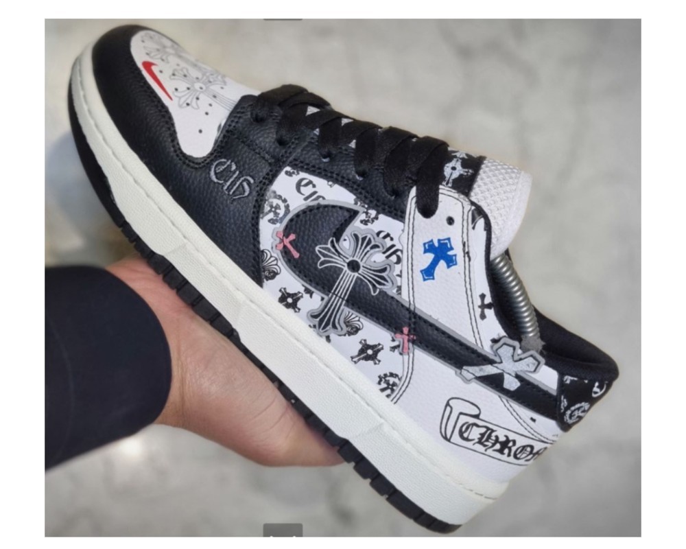  Nike sb dunk chrom hearts 