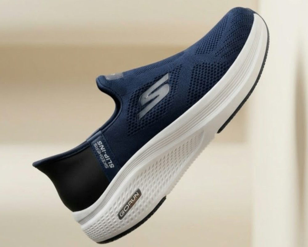  اسکیچرز go run 