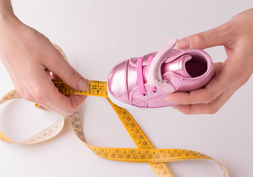 نکات مهم نحوه اندازه‌گیری سایز کفش بچه‌گانه