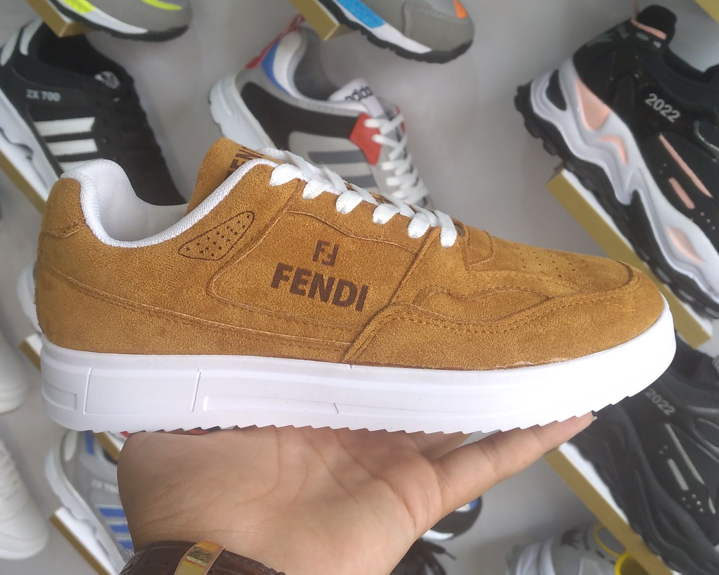 فندی Fendi 