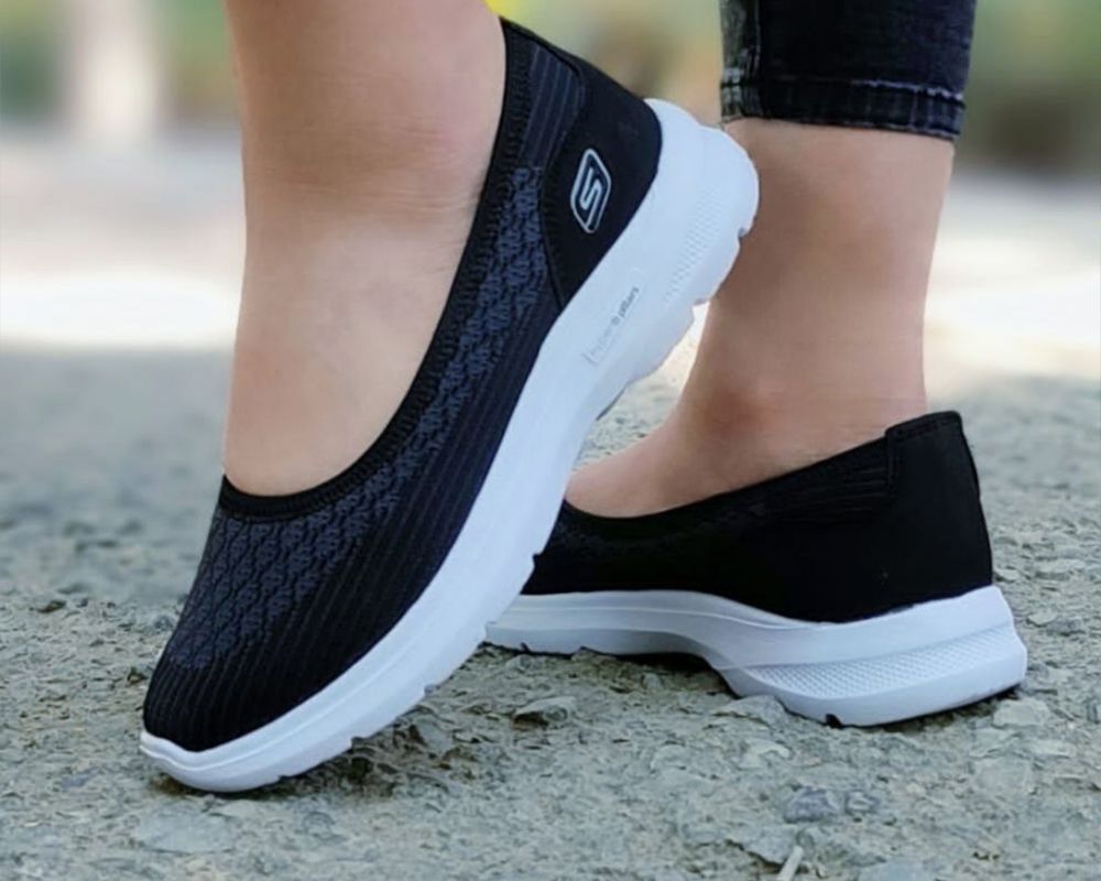  اسکیچرز عروسکی 