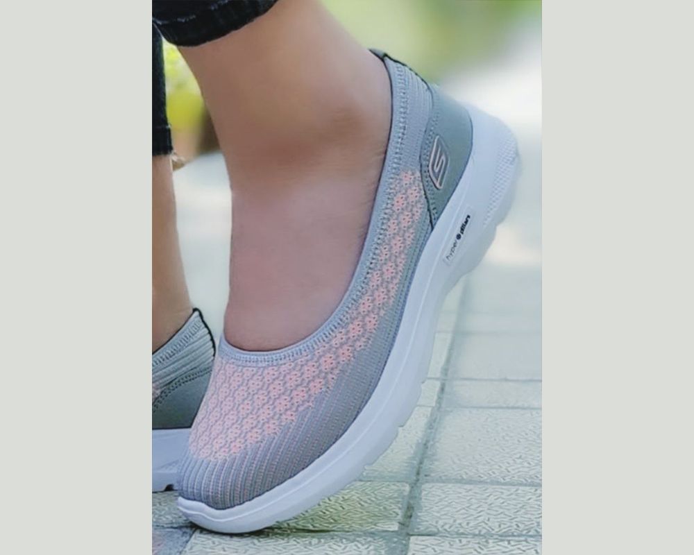  اسکیچرز عروسکی 