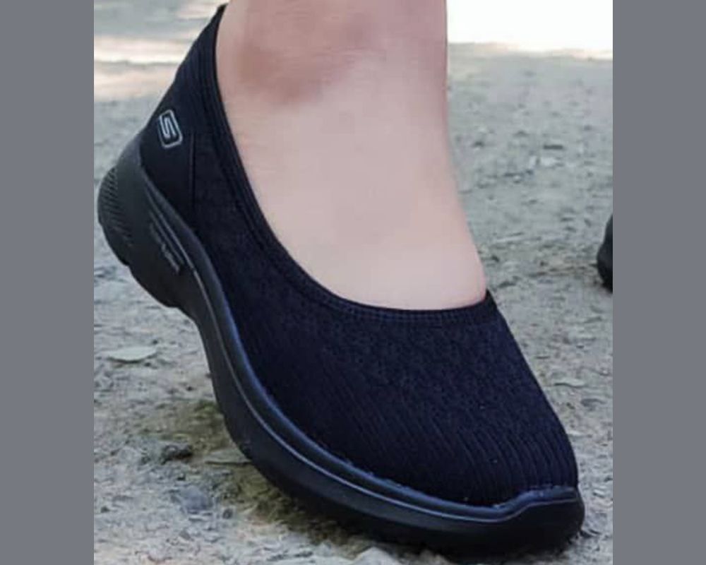  اسکیچرز عروسکی 