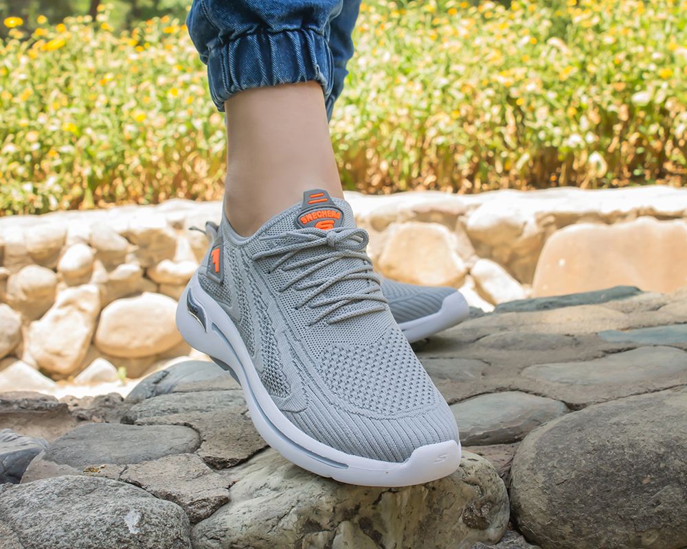  اسکیچرز آرچ فیت 